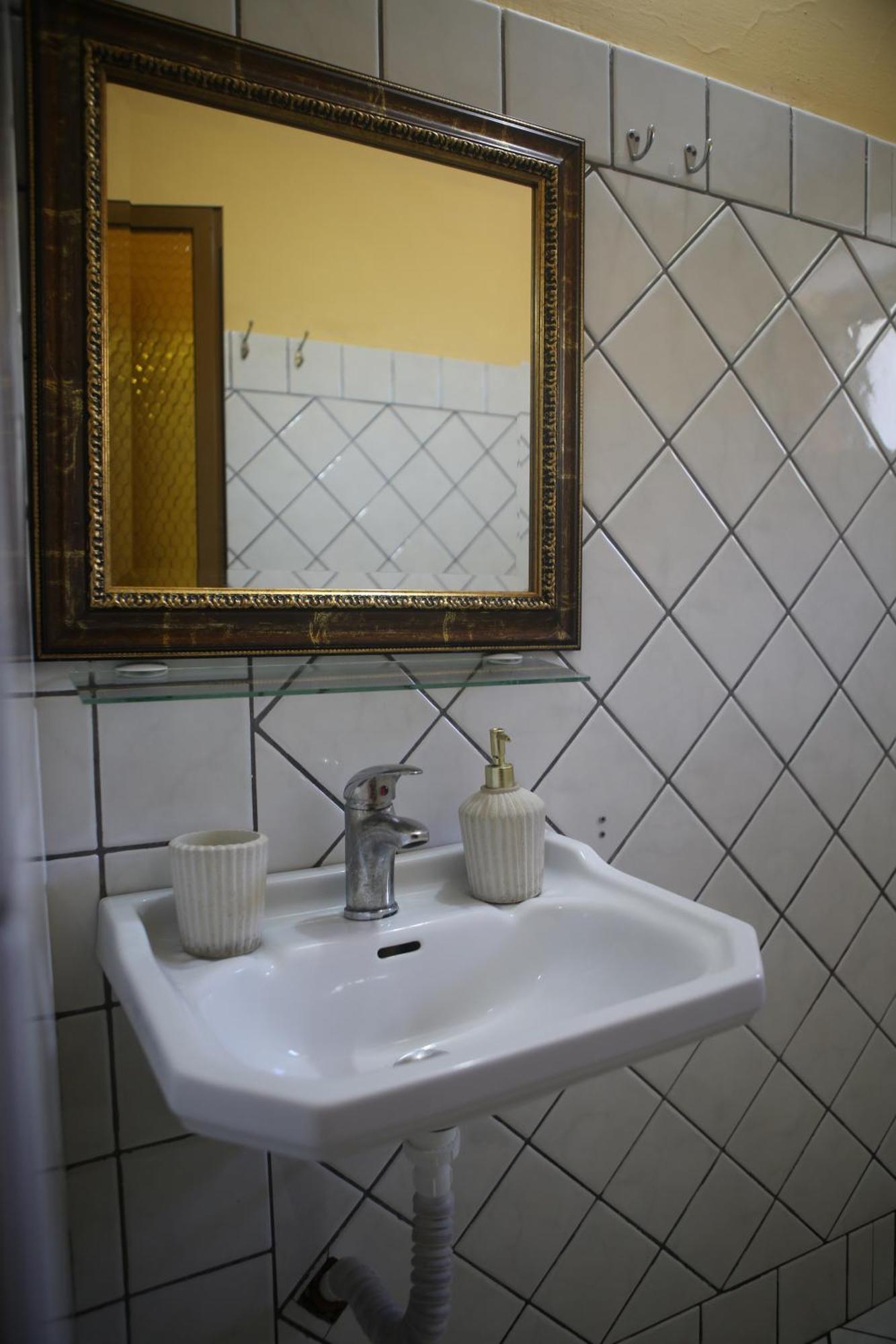 Apartmán La Casa Di Nonna Qëparo Exteriér fotografie