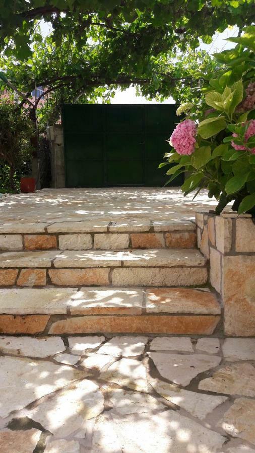 Apartmán La Casa Di Nonna Qëparo Exteriér fotografie